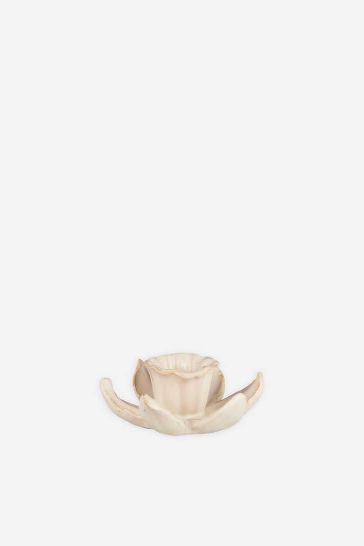 daffodil candle holder in cream