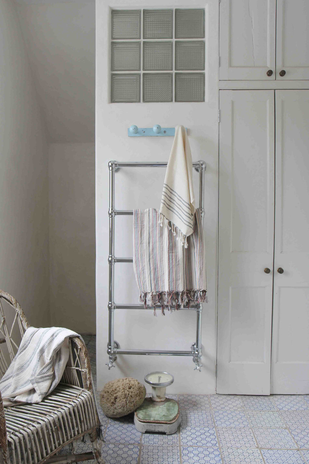 Hand Towel / Black Stripe