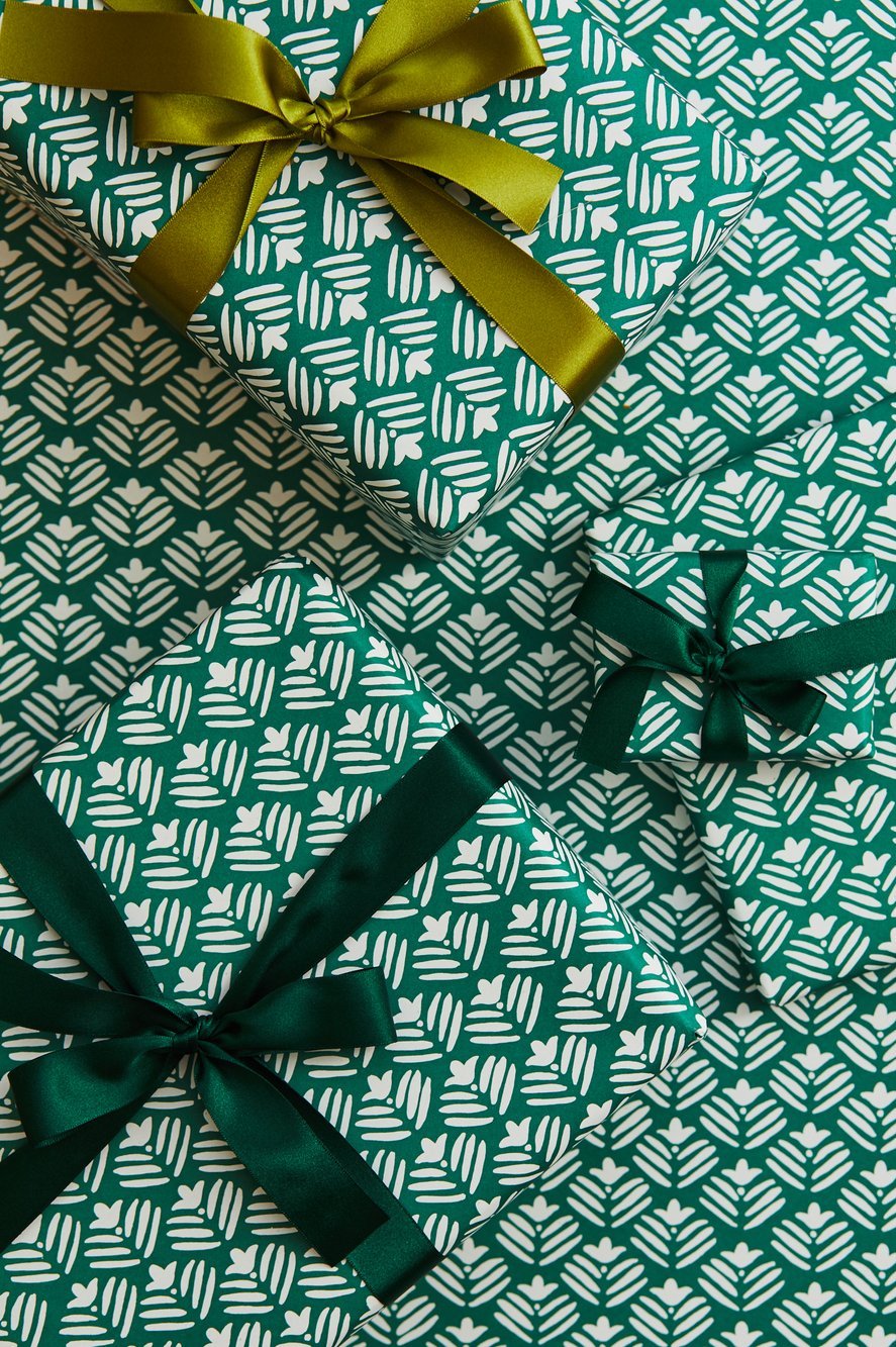 Geo Flower Gift Wrap / Green