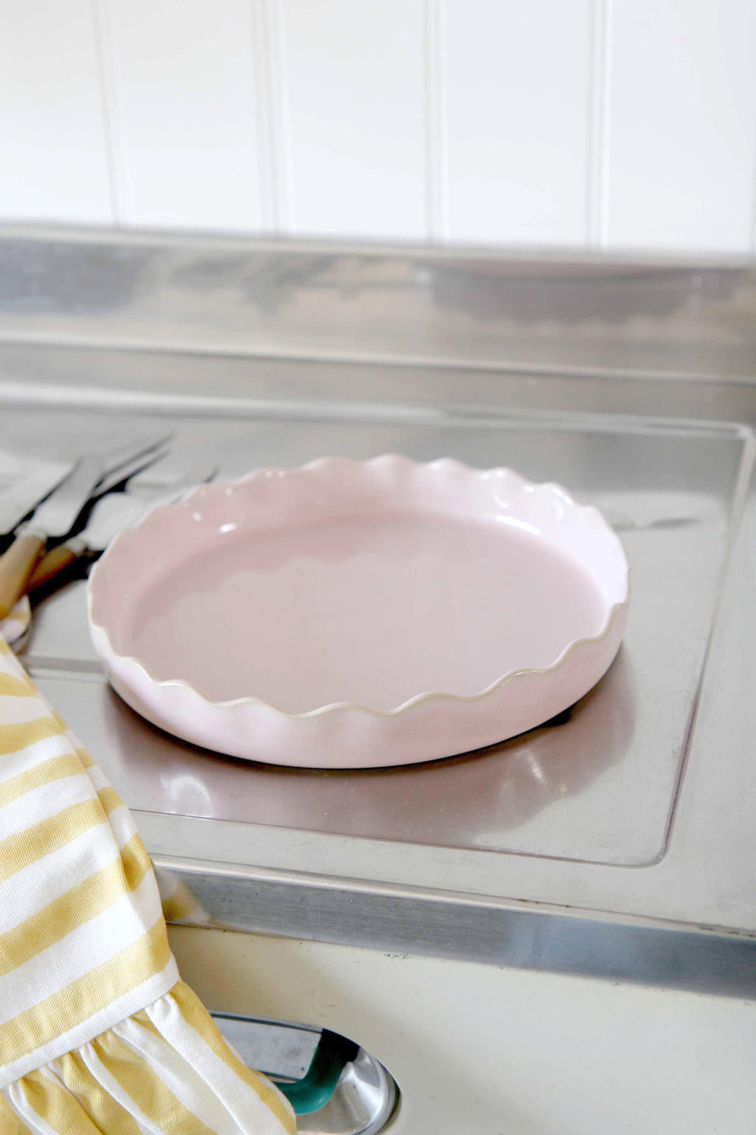 Pie Dish / Rose Fondant