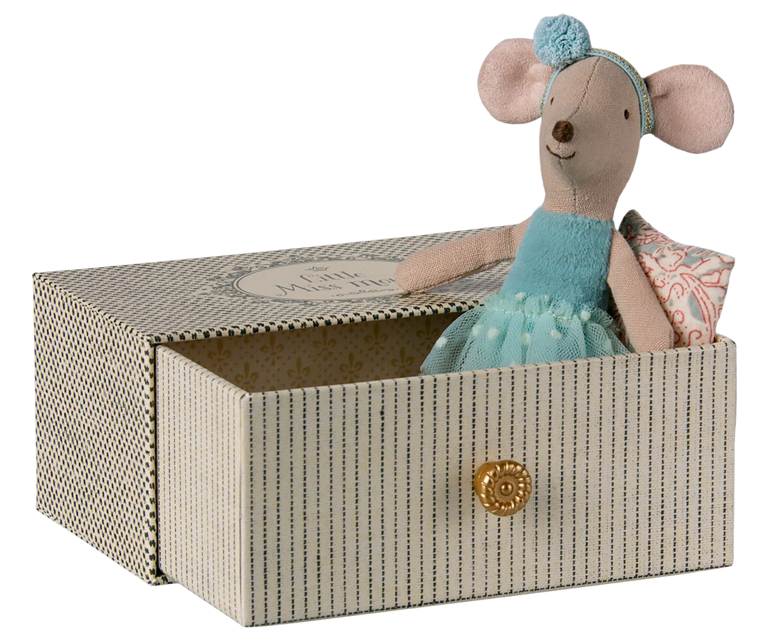 Dance Mouse In Daybed, Little Sister