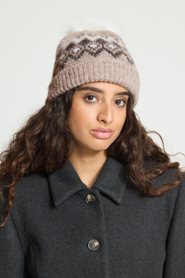 Ialiv Bobble Hat / Toasted Coconut