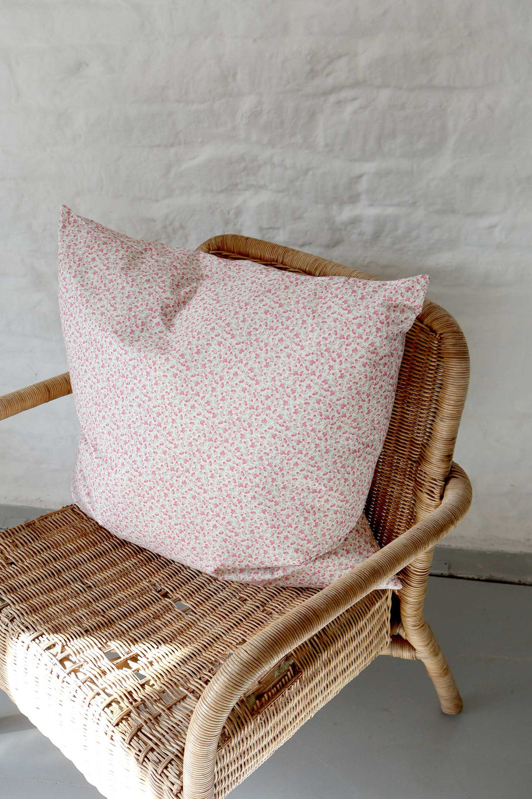 Cushion 60 x 60cm Light Pink Ditsy Floralj