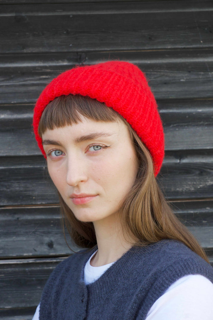 Iaevika Hat / Racing Red