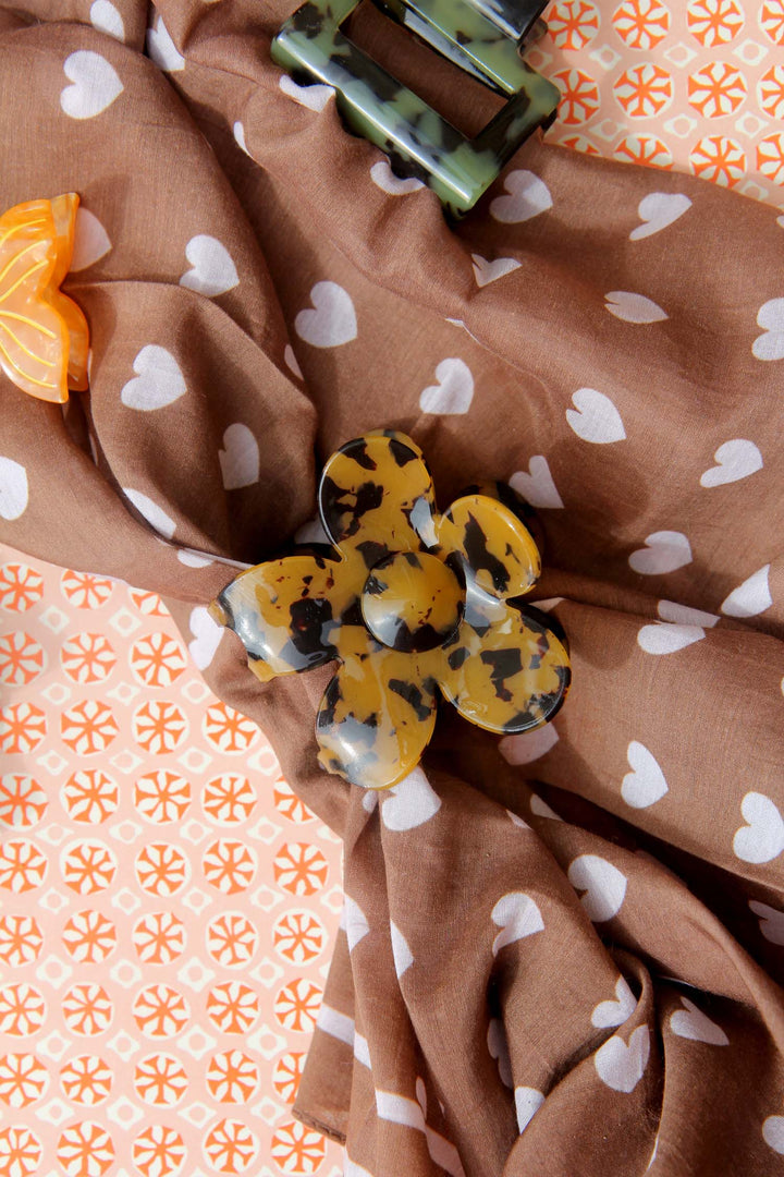 Flower Claw Brown Tortoiseshell