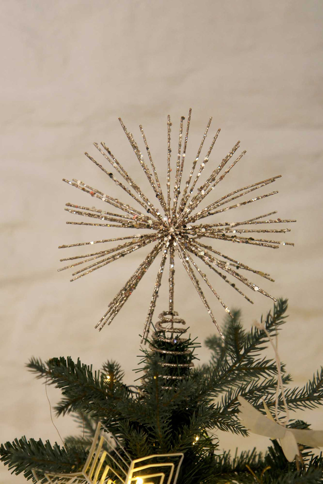 Gold Spikey Wire Starburst Tree Topper