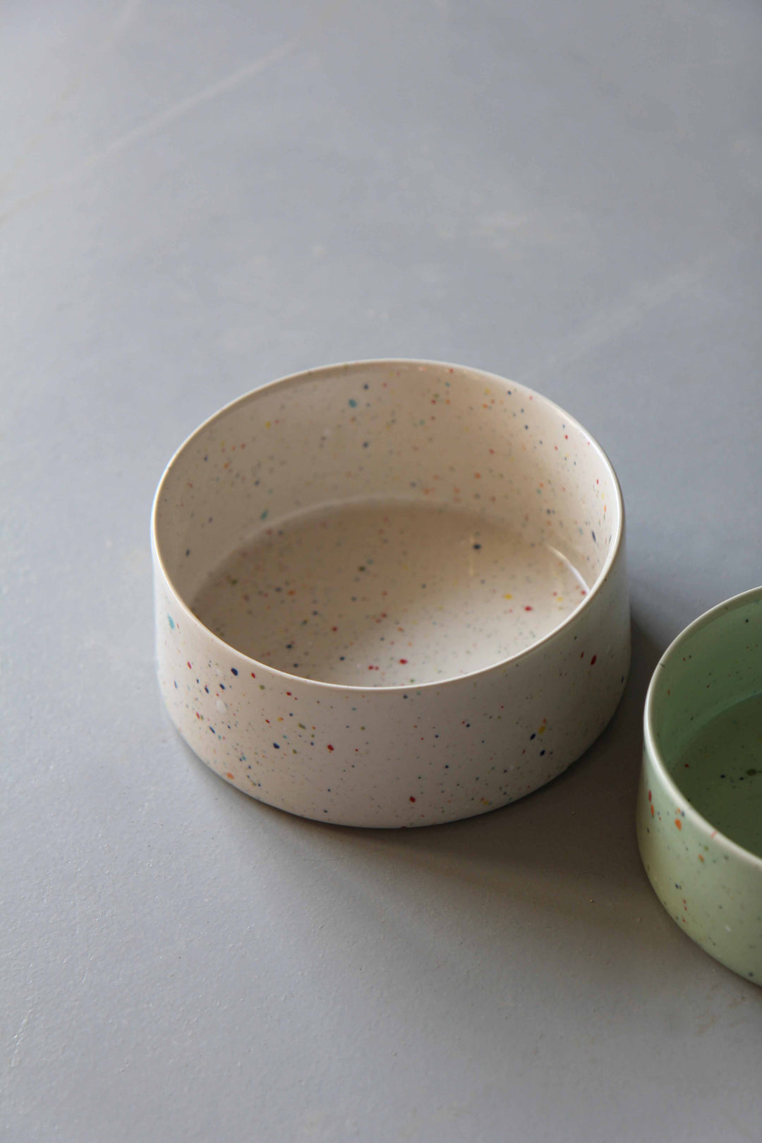 Stoneware Splatter Pet Bowl 16.5cm / White - Domestic Science Home