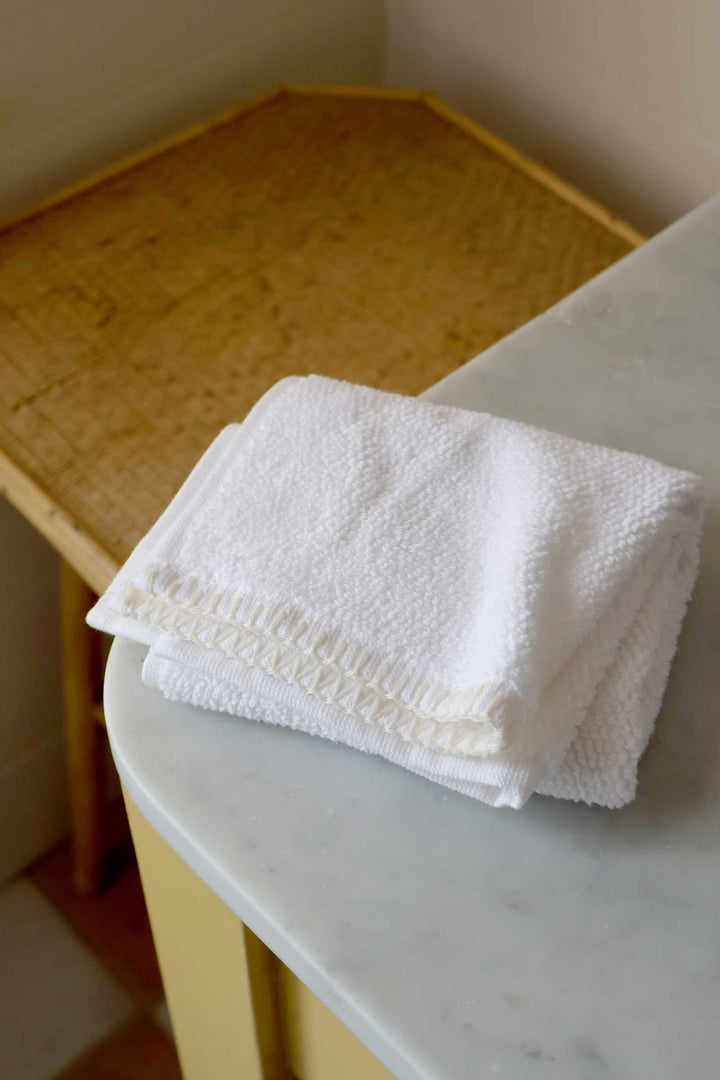 Bora Guest Towel 30x50 / Blanc