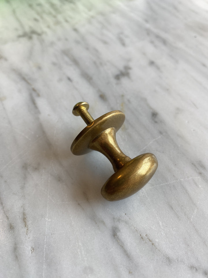 Oval Cupboard Knob with Back Plate / Antique Brass 27mm