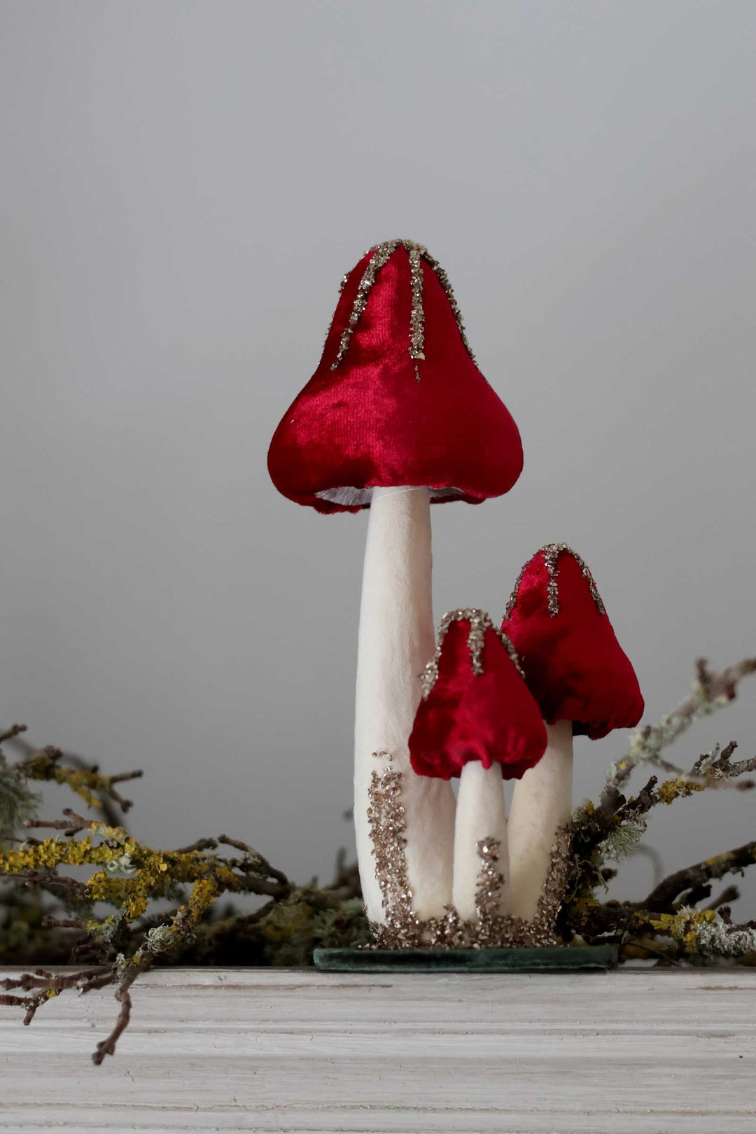 Red Cap Toadstool Trio w Gold Glitter Orn 2ast