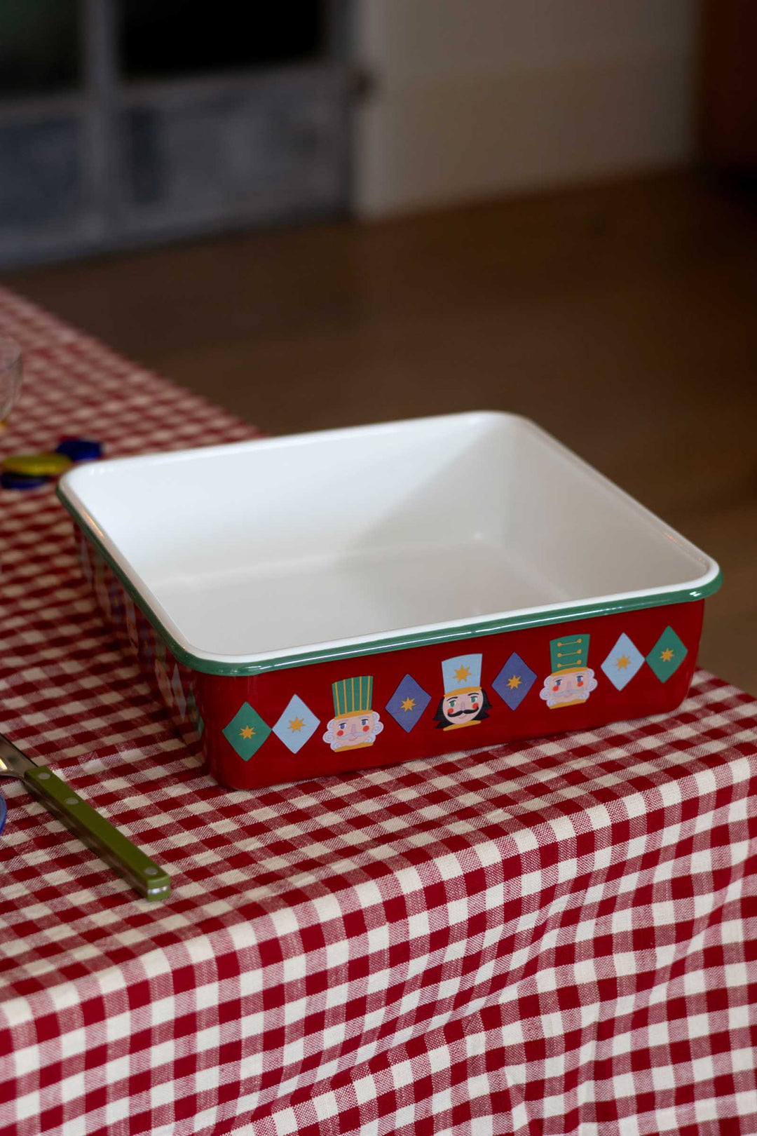 Nutcracker Enamel Roasting Tin / 26cm