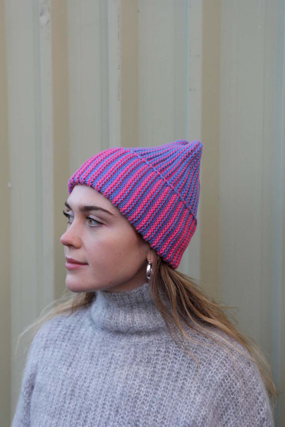 Beanie / Blue & Magenta