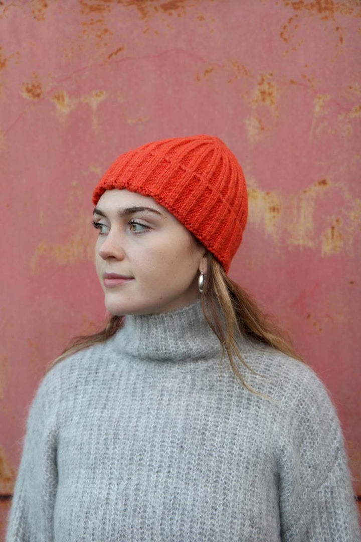 Ribbed Knit Beanie / Orange