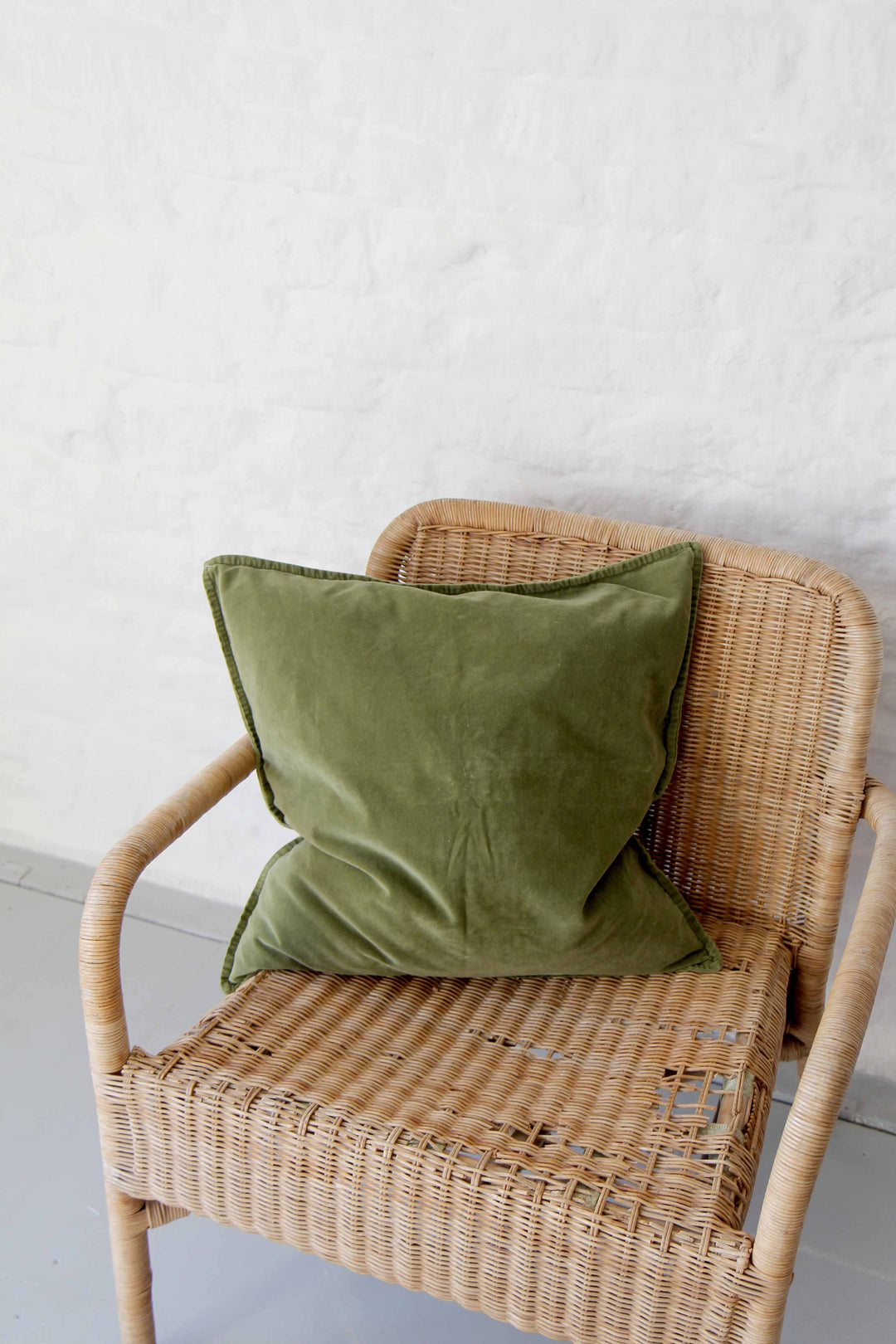 Velvet Cushion 52x52cm / Herbal Green