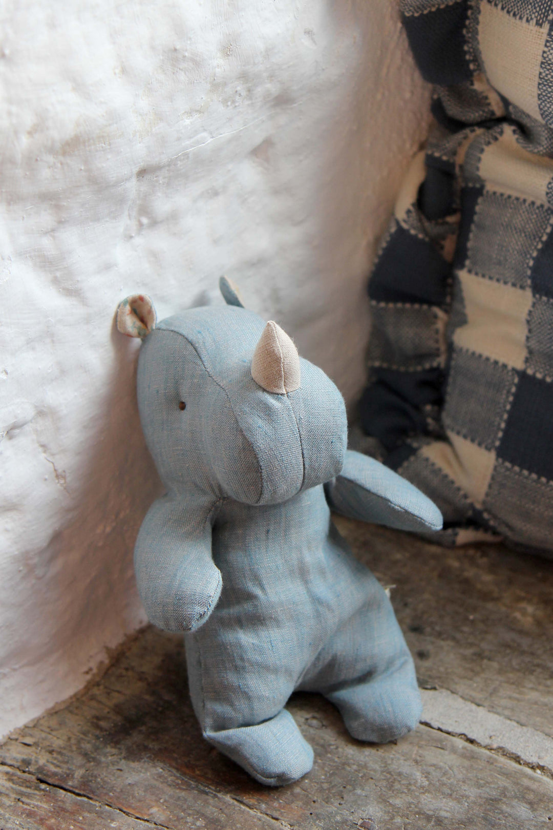 Safari friends Sml Rhino / Blue Sand