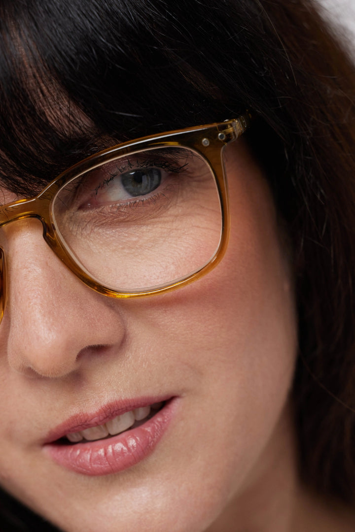 izipizi golden green reading glasses shape E model