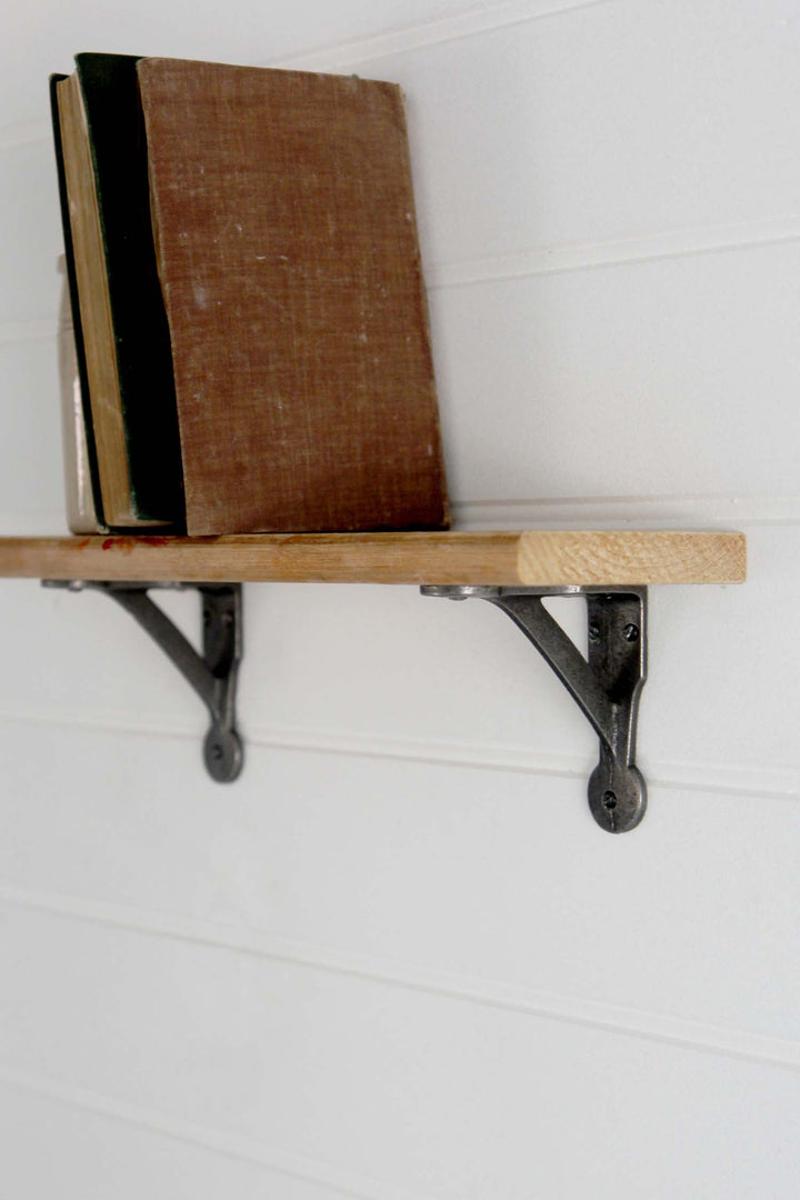 Iron Shelf Bracket / Gallows Penny 4x4"