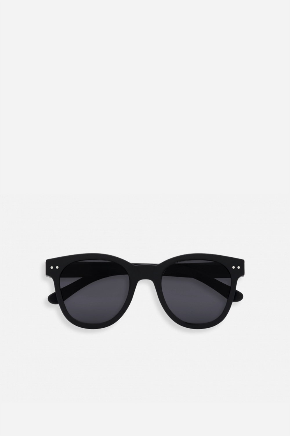 izipizi sunglasses shape N in black frames