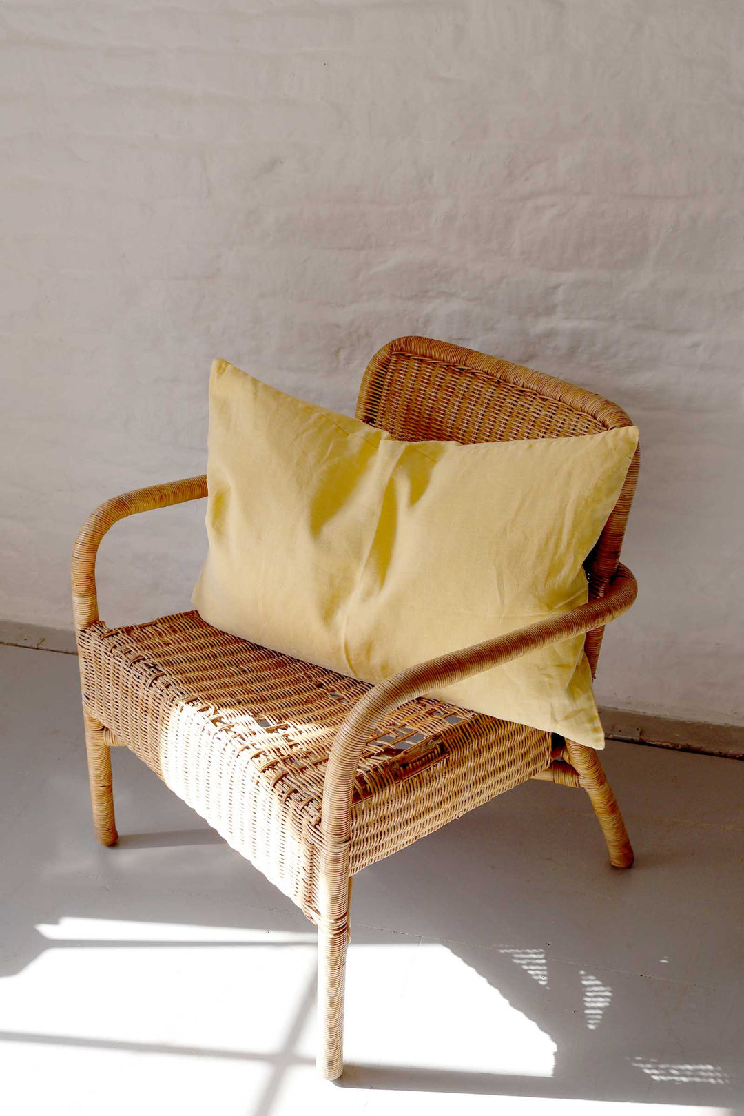 Linen Rectangle Cushion / Lemon Drop
