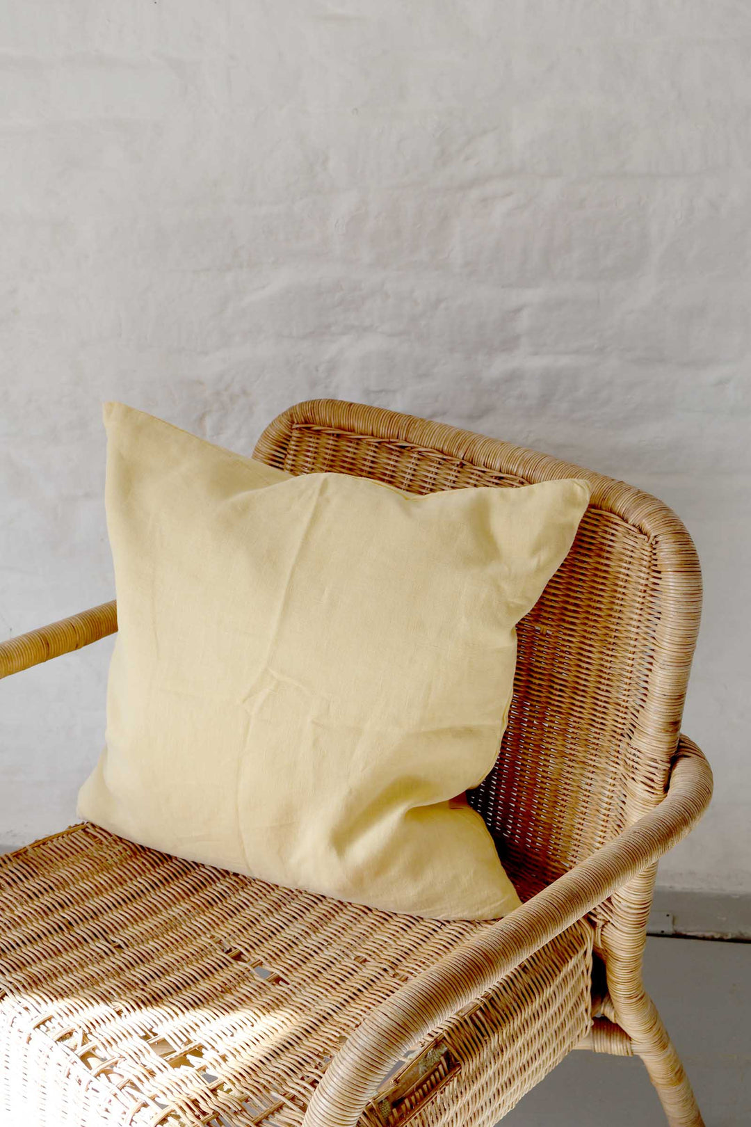 Linen Square Cushion / Lemon Drop