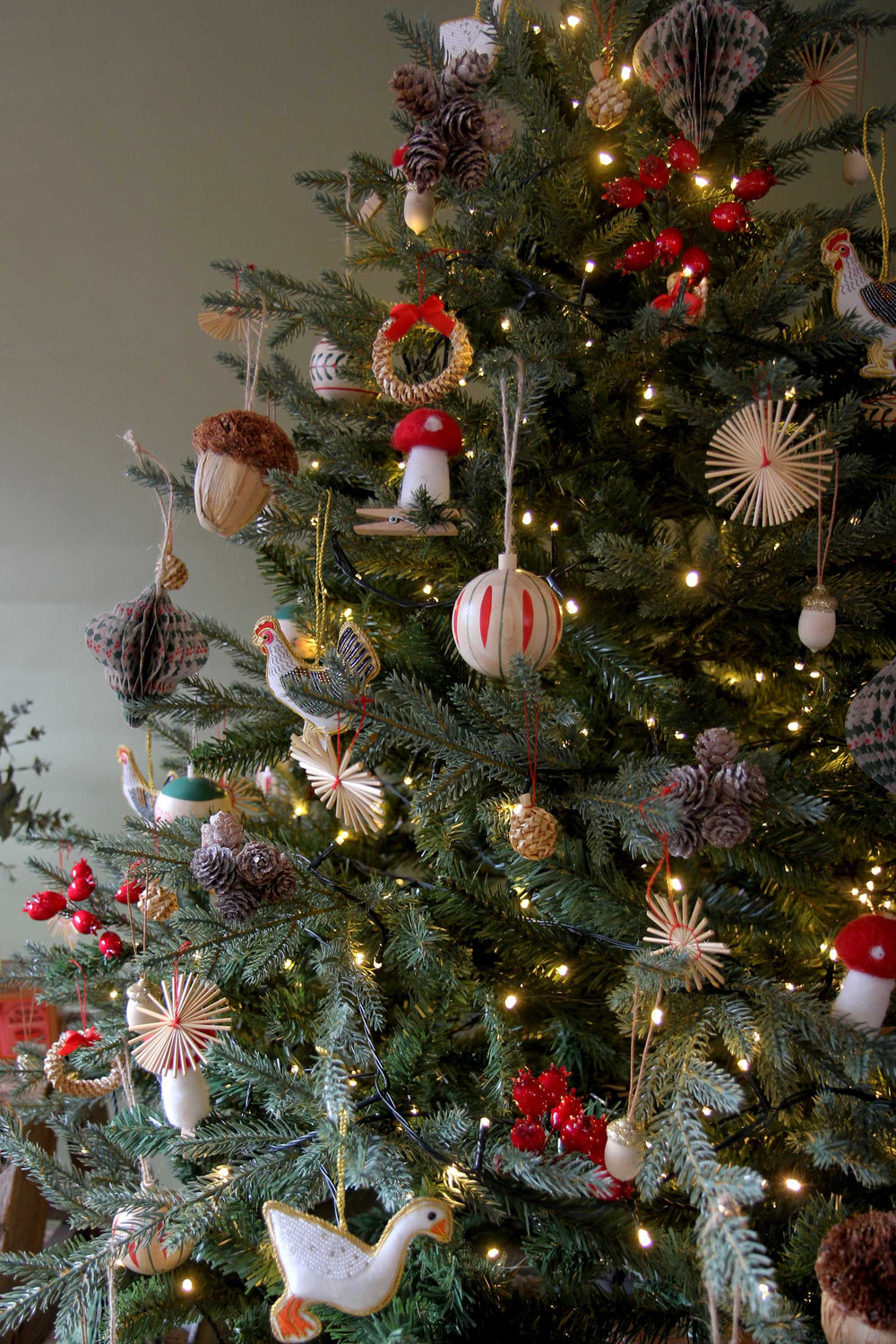 Natural Straw Dec w Ribbon Box / 20