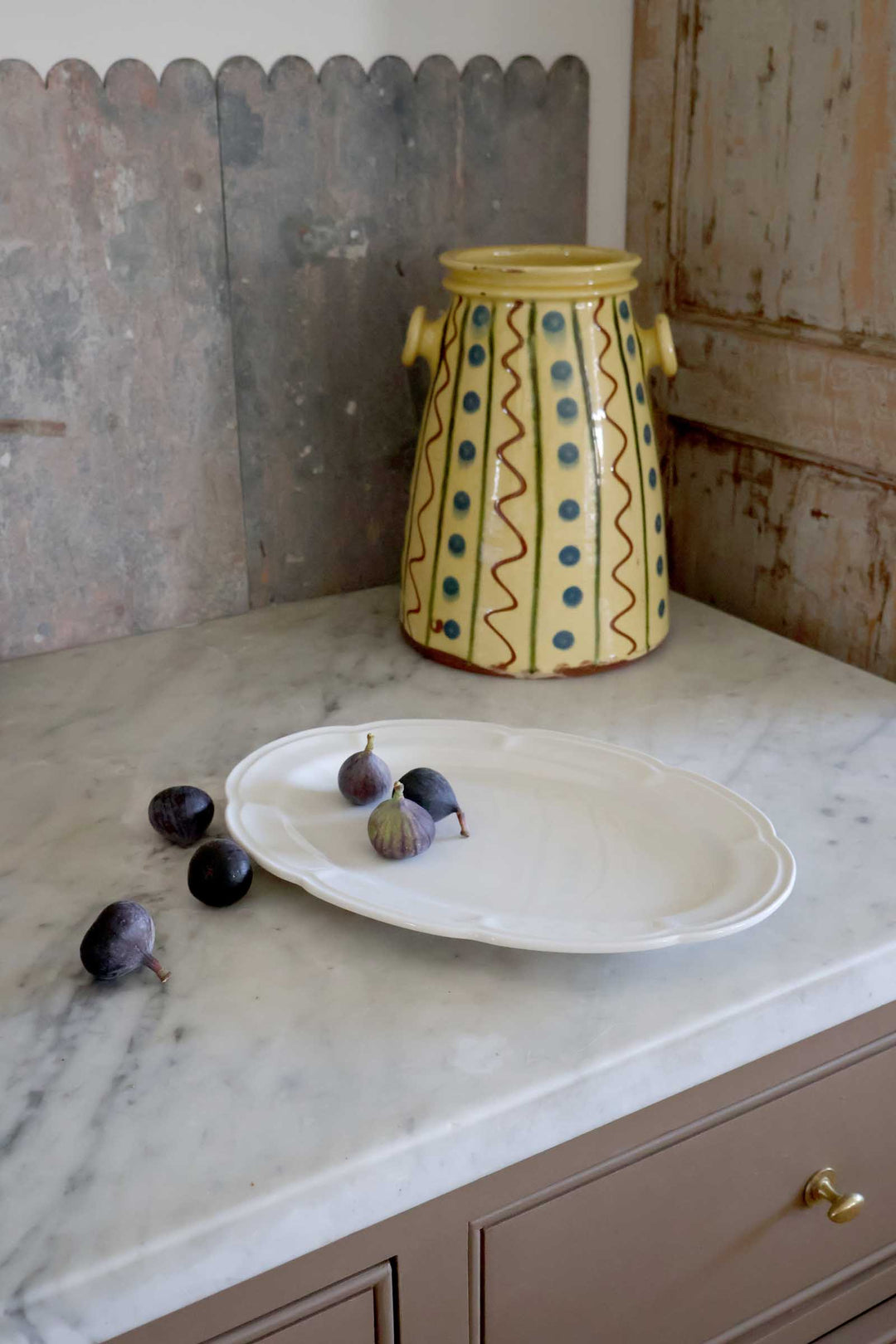 Old-Fashioned Oval Dish