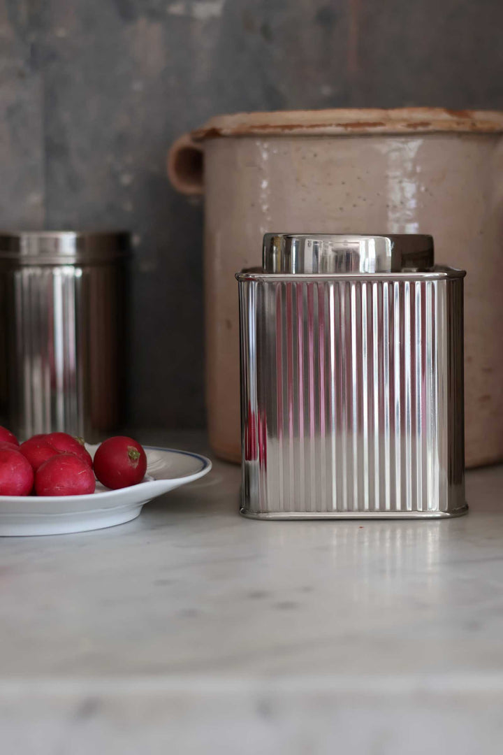 Ribbed Storage Tin Square / 15cm