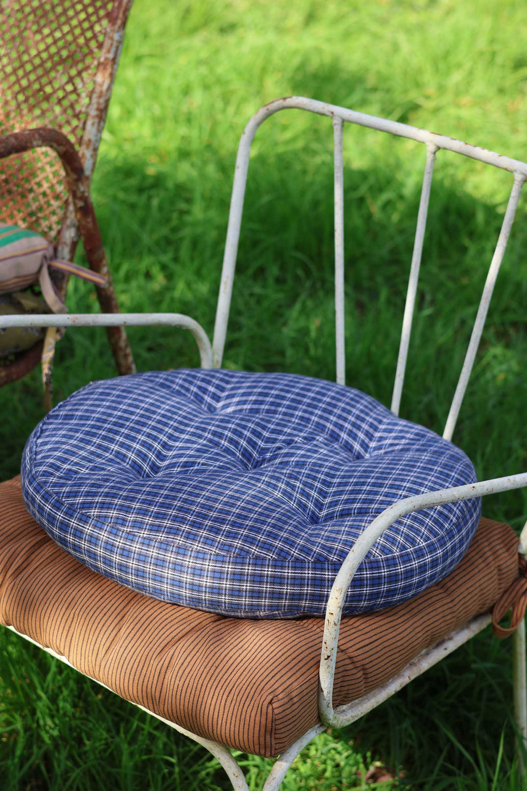 Round Checked Woven Chair Pad / Blue Grey