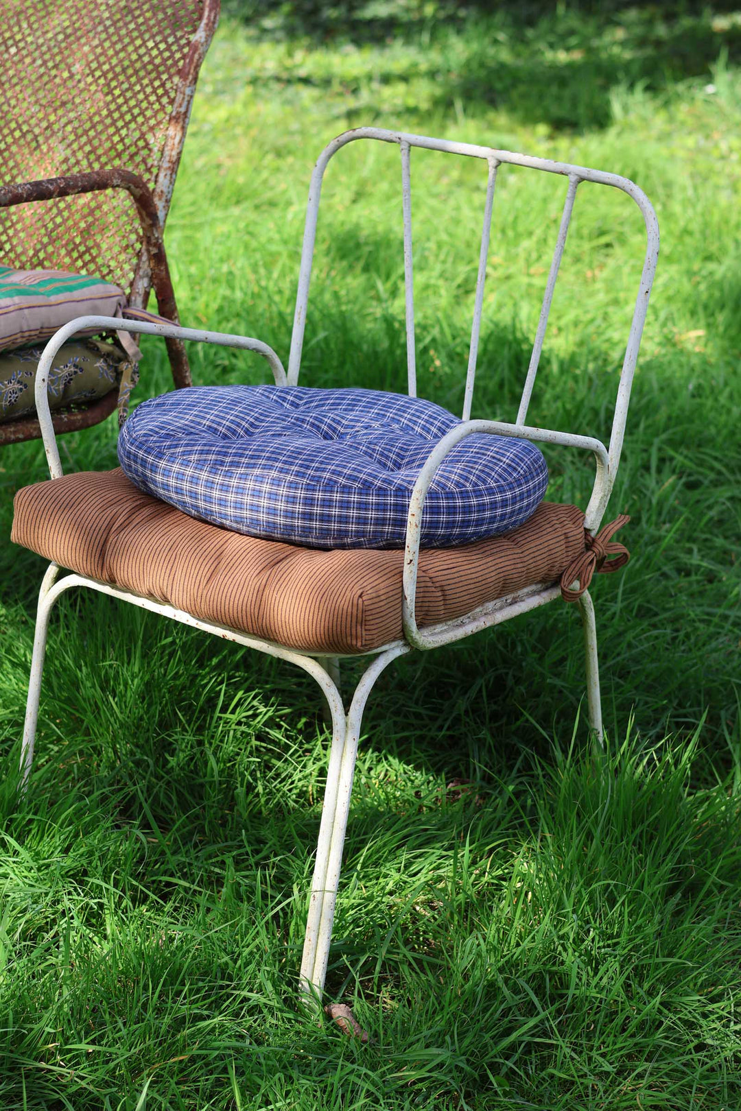 Round Checked Woven Chair Pad / Blue Grey