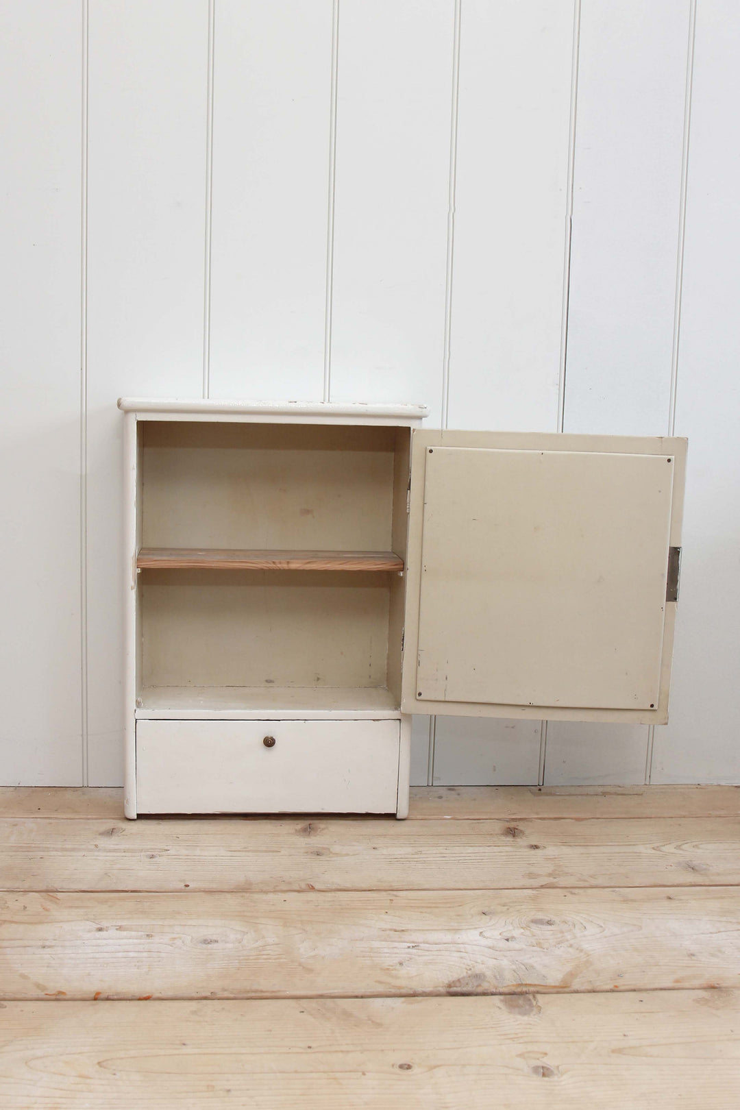 Metal Bathroom Cabinet / w Mirror