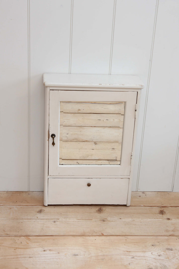 Metal Bathroom Cabinet / w Mirror