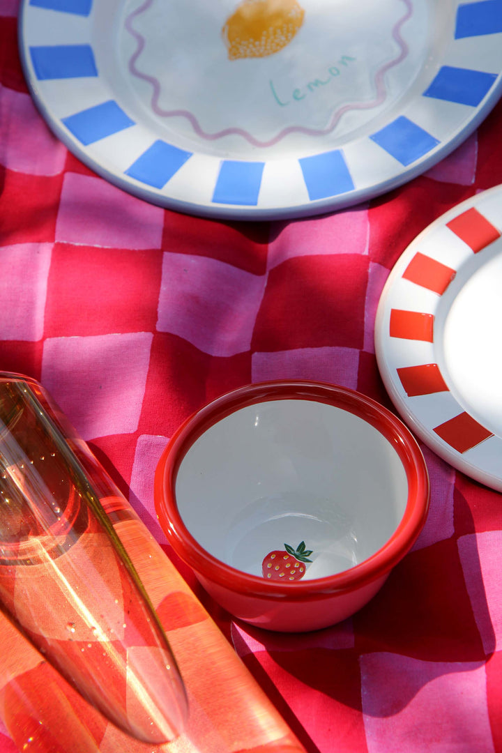 Bon Appetit Enamel Bowl / Strawberry