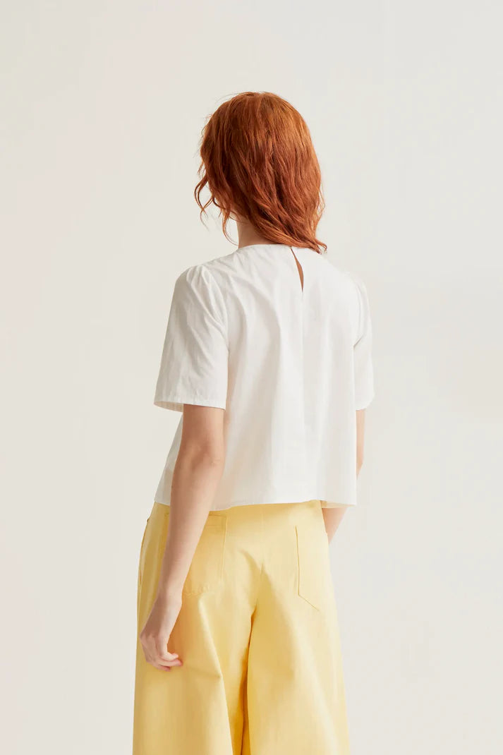 White Cotton Blouse / Daisy Button