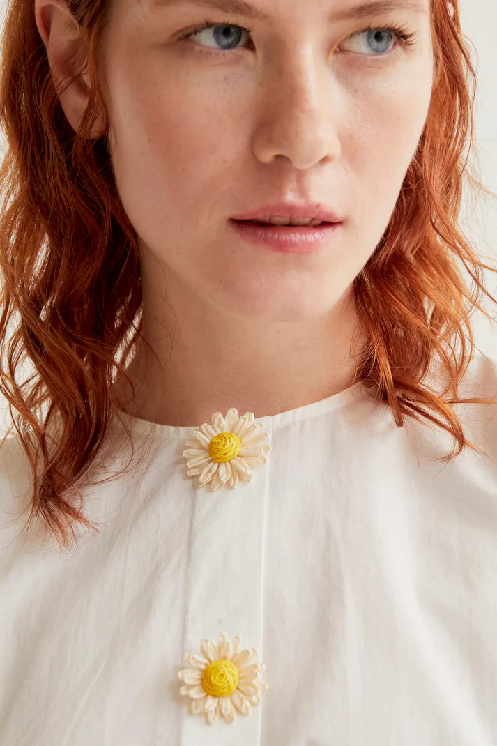 White Cotton Blouse / Daisy Button