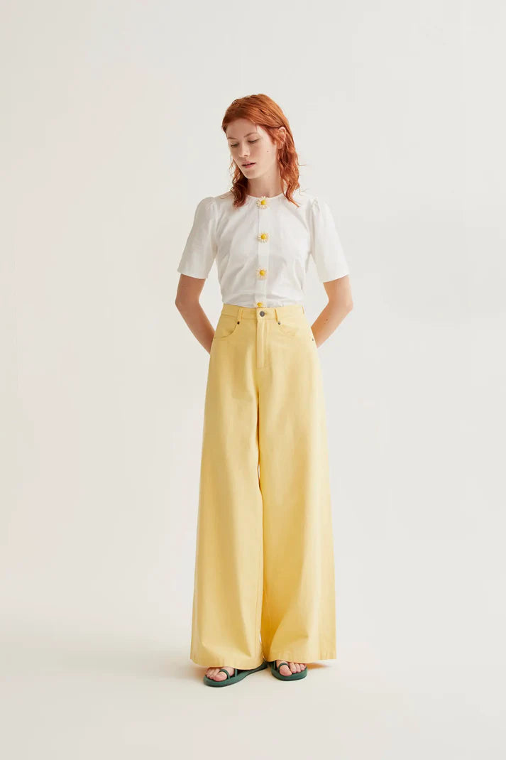 White Cotton Blouse / Daisy Button