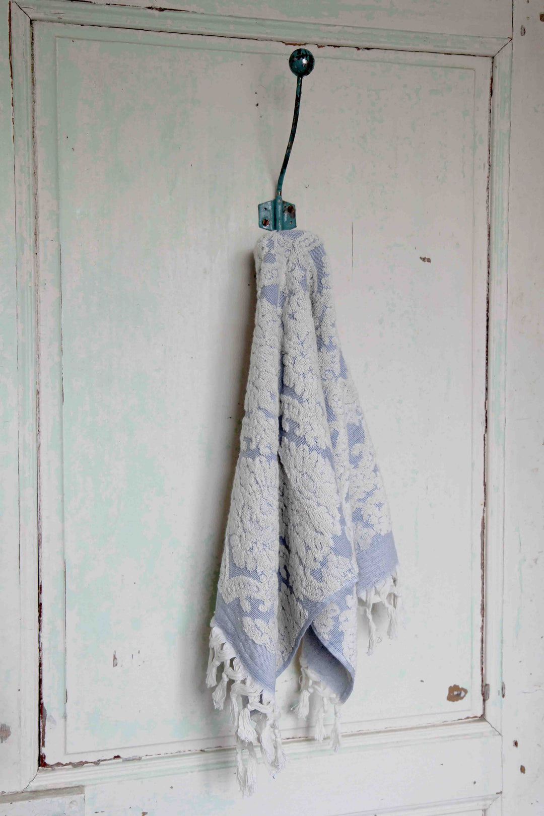 Damask Hand Towel / Blue