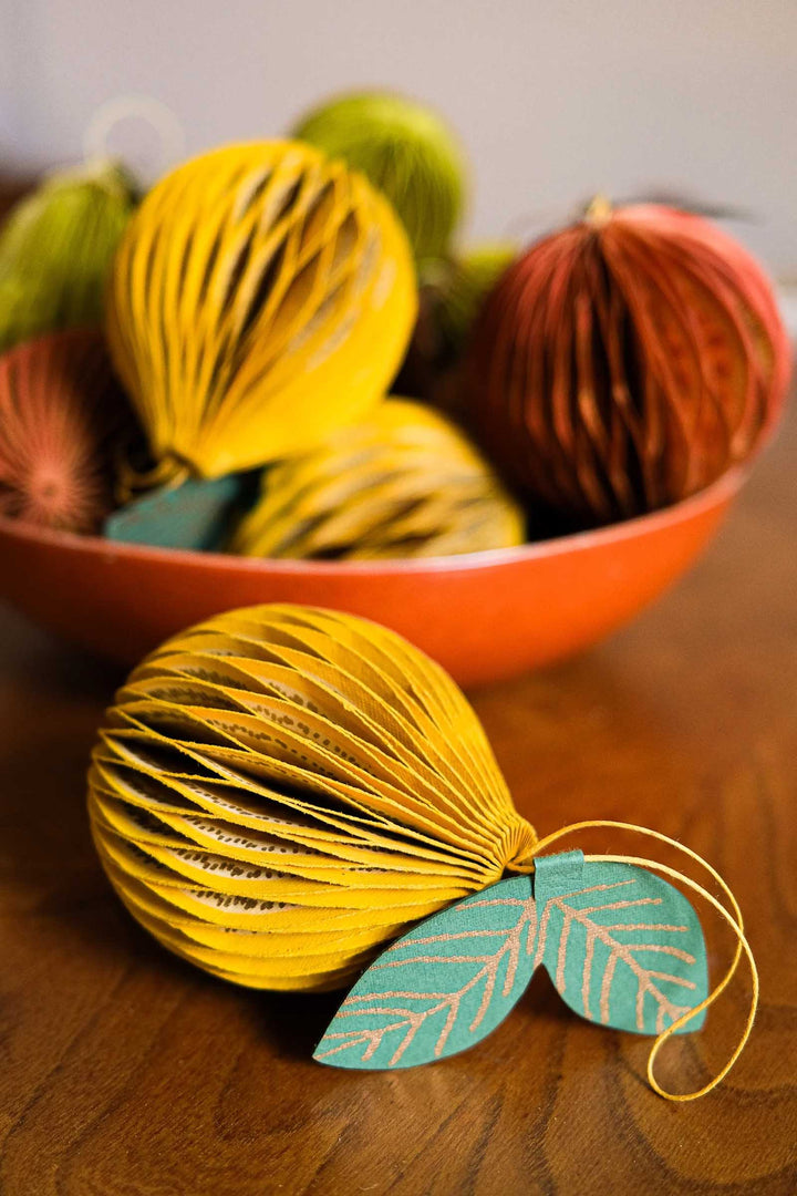 Honeycomb Decoration / Lemon