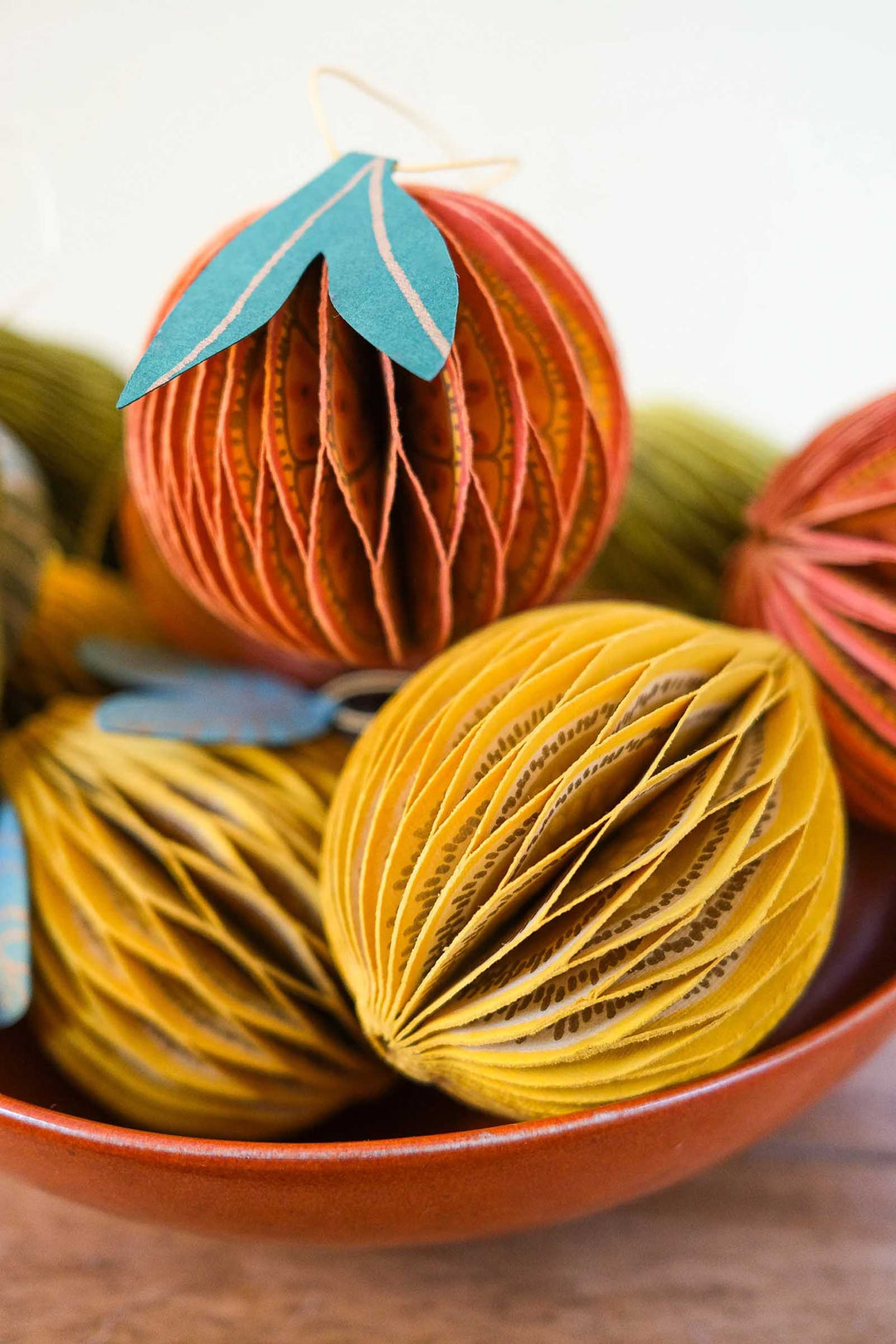 Honeycomb Decoration / Lemon