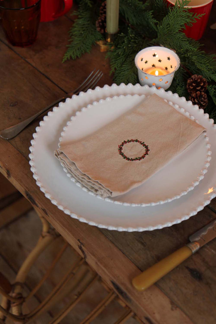 Embroidered Napkin / Wreath