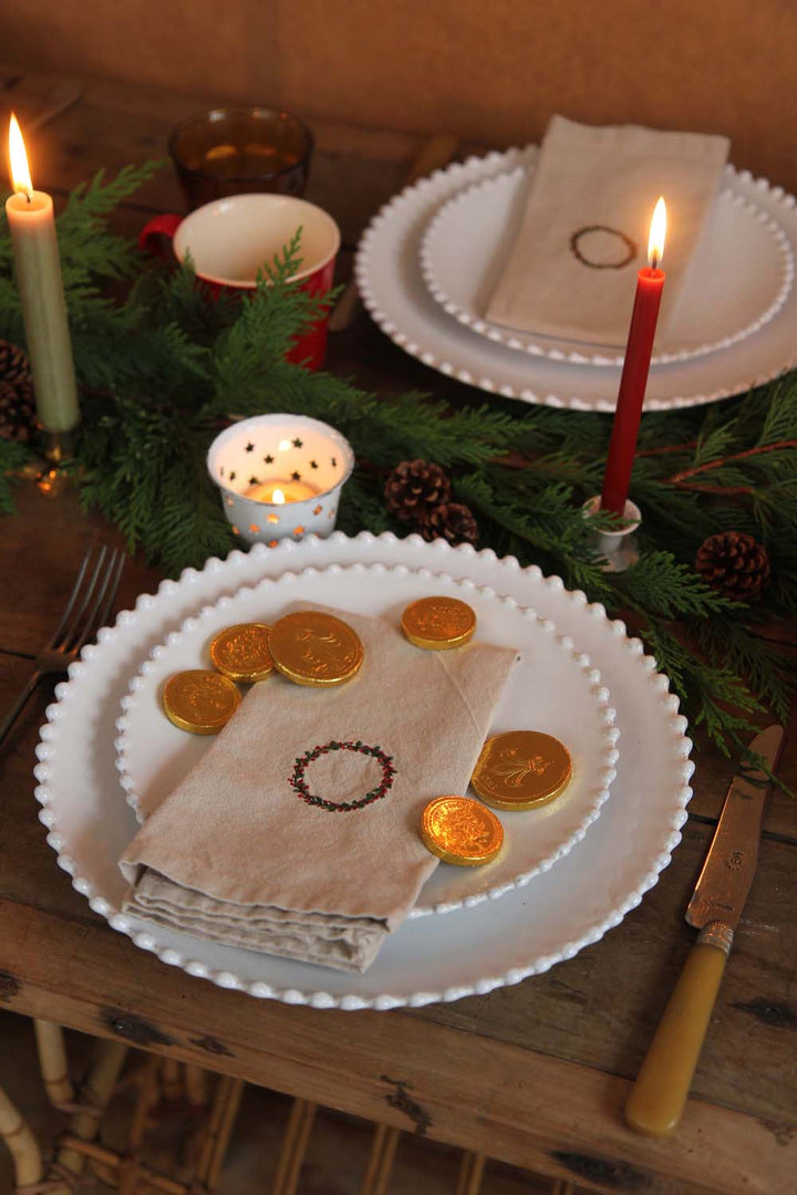 Embroidered Napkin / Wreath