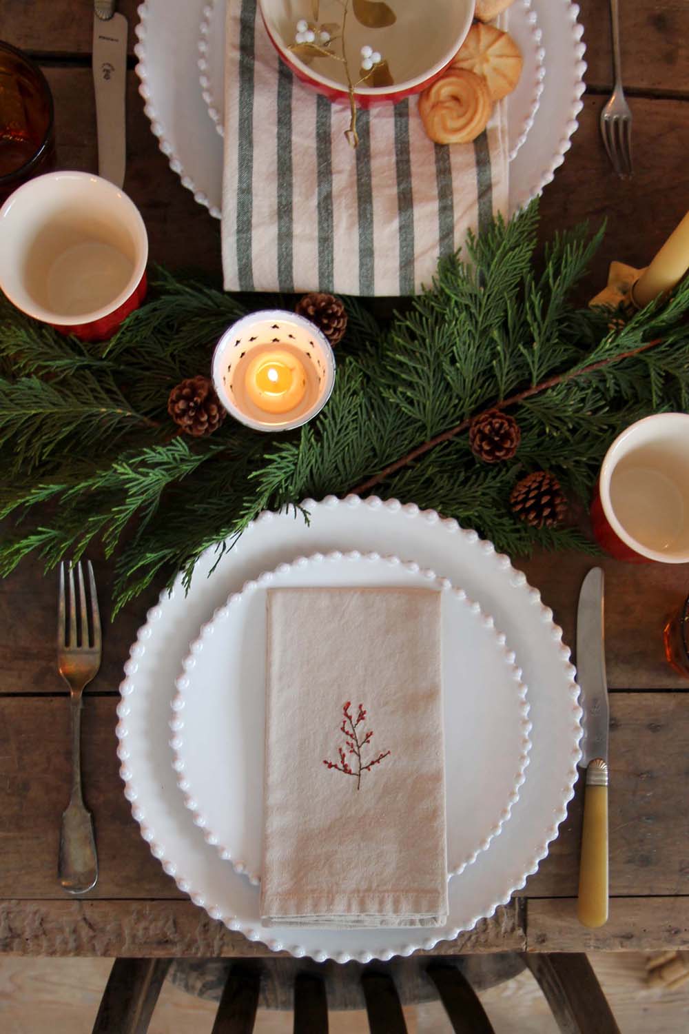 Embroidered Napkin / Winterberry Branch