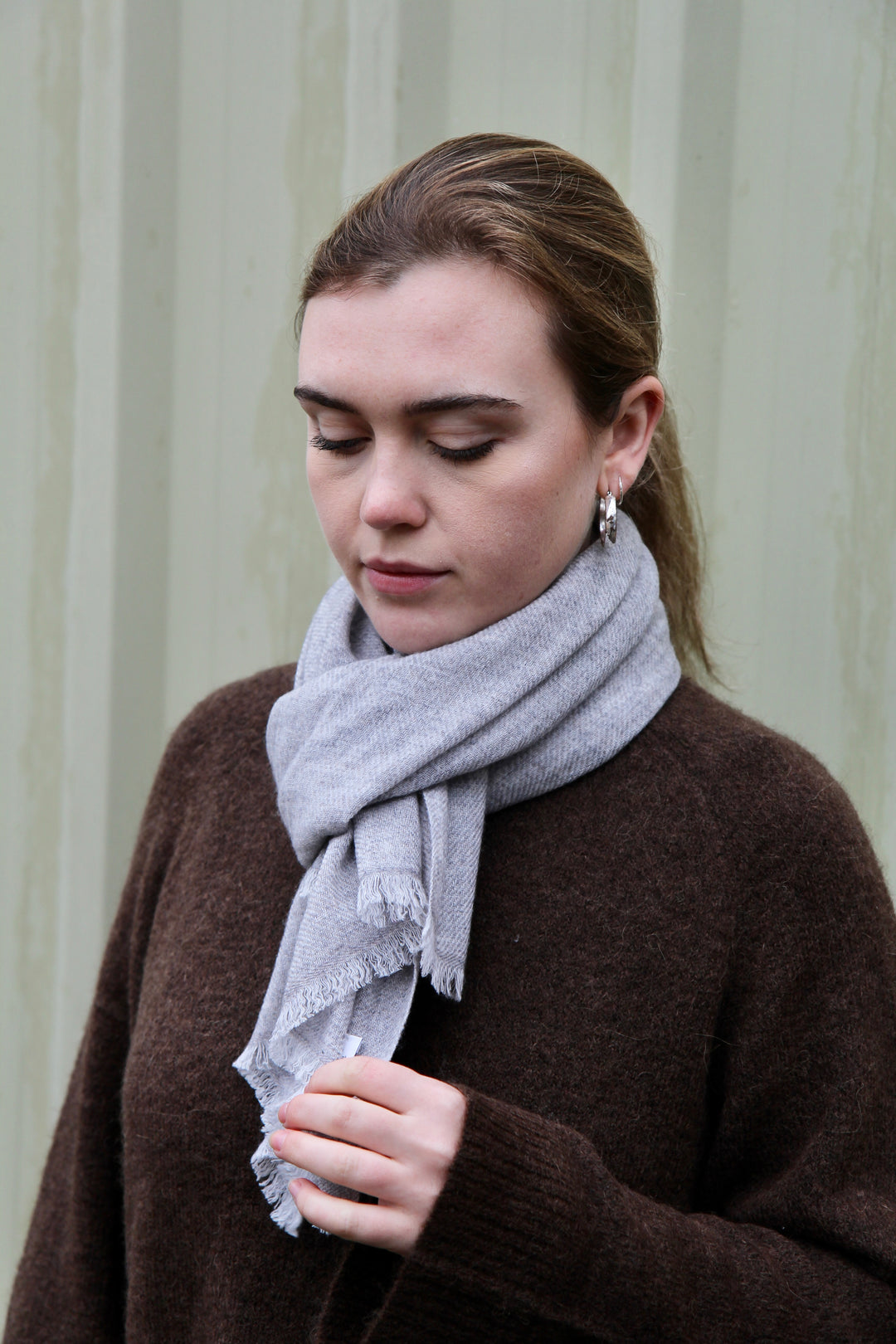 Woven Cashmere Scarf / Pale Grey