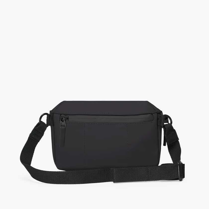 Jona Medium Sling Bag / Black