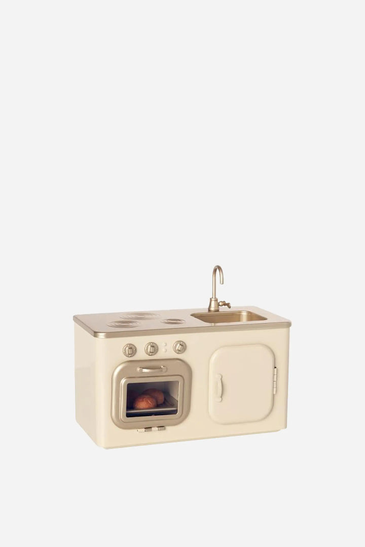 Vintage Kitchen / Cream - Domestic Science Home