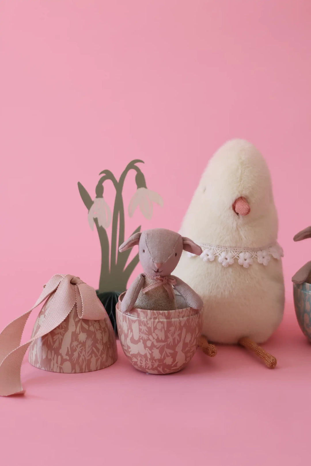 Easter Egg With Micro Lamb Small /  Powder