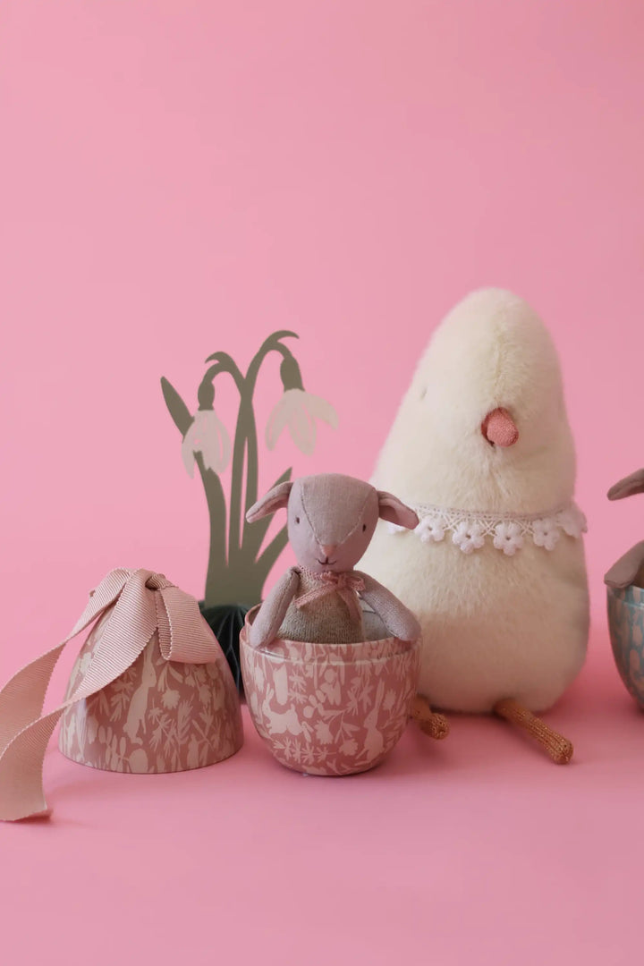 Easter Egg With Micro Lamb Small /  Powder