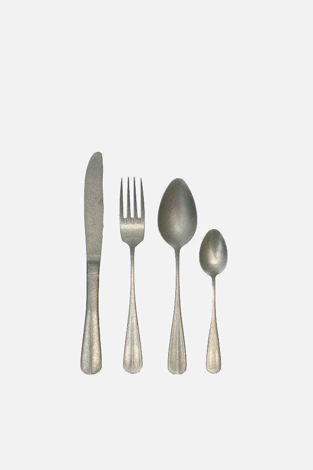 set of 24 piece cutlery silver