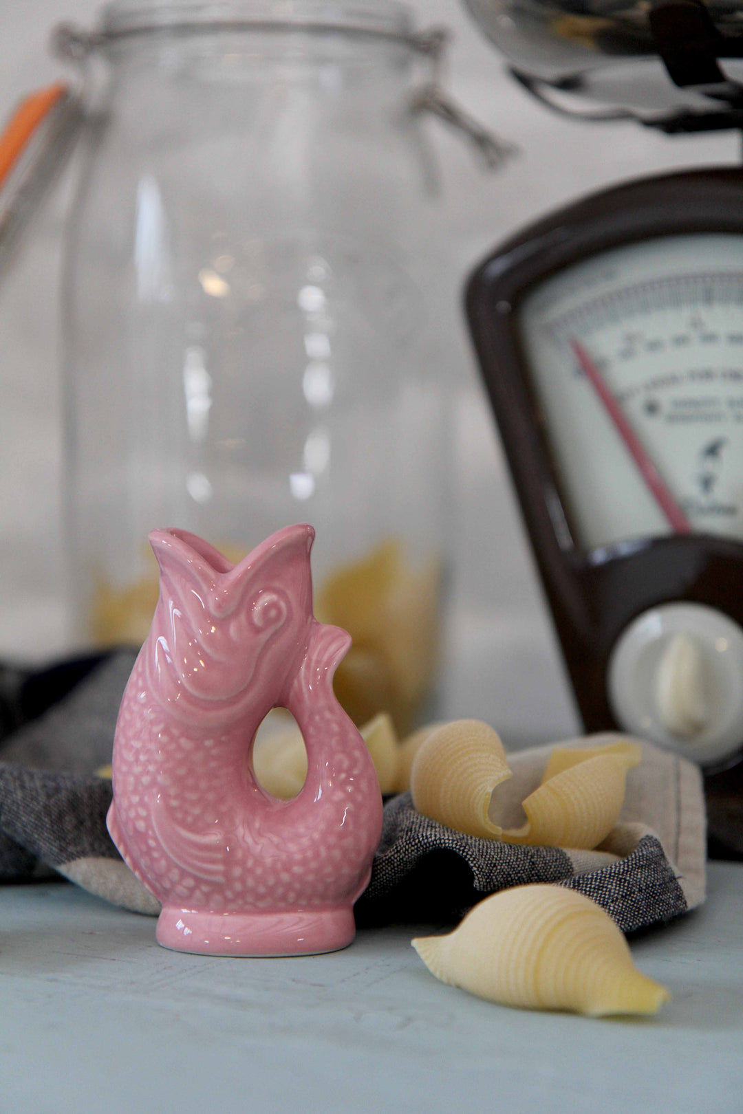 mini gurgly jug with kitchen scales pink