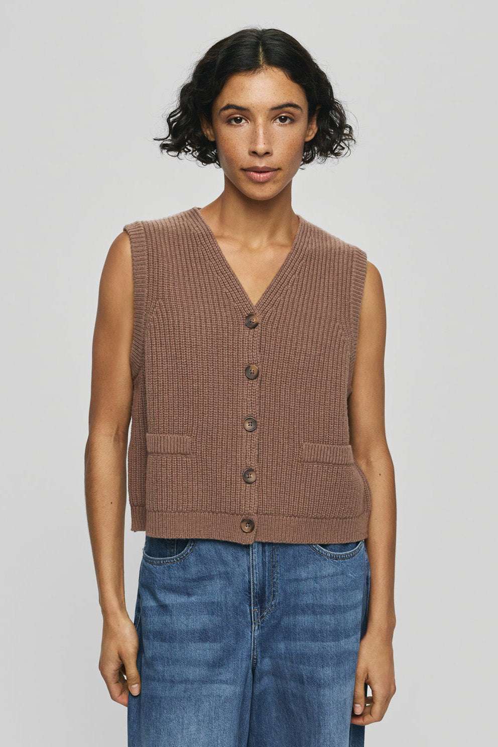 MSCHRiani Amaria Vest / Mountain T Mel - Domestic Science Home