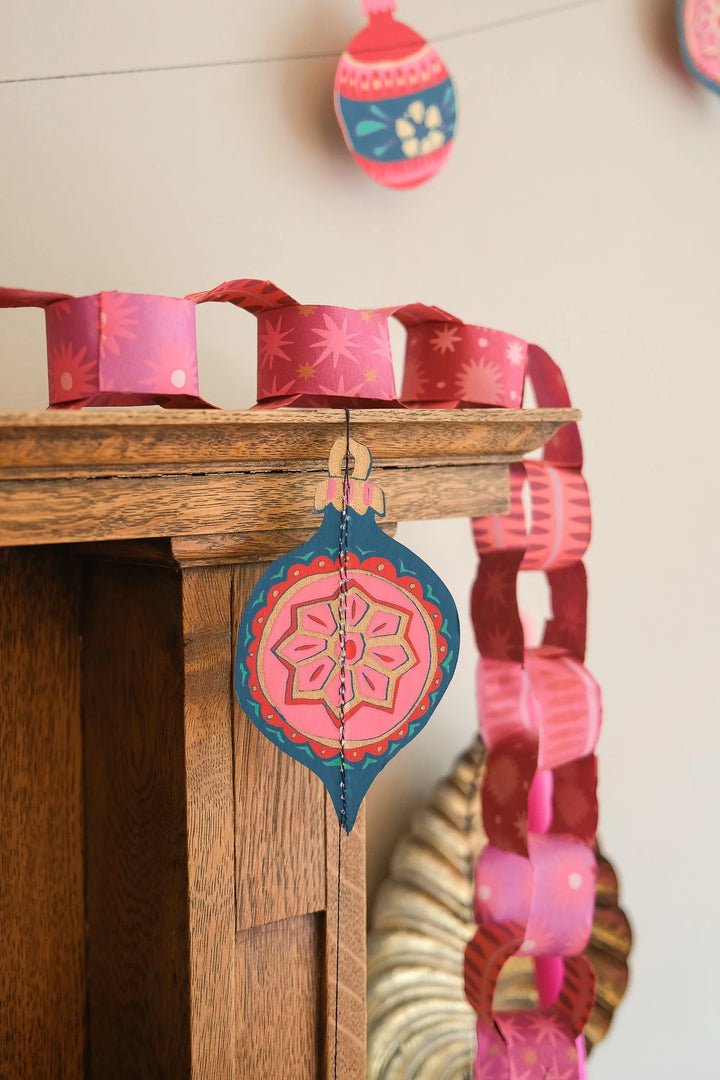 Paper Chain / Pink